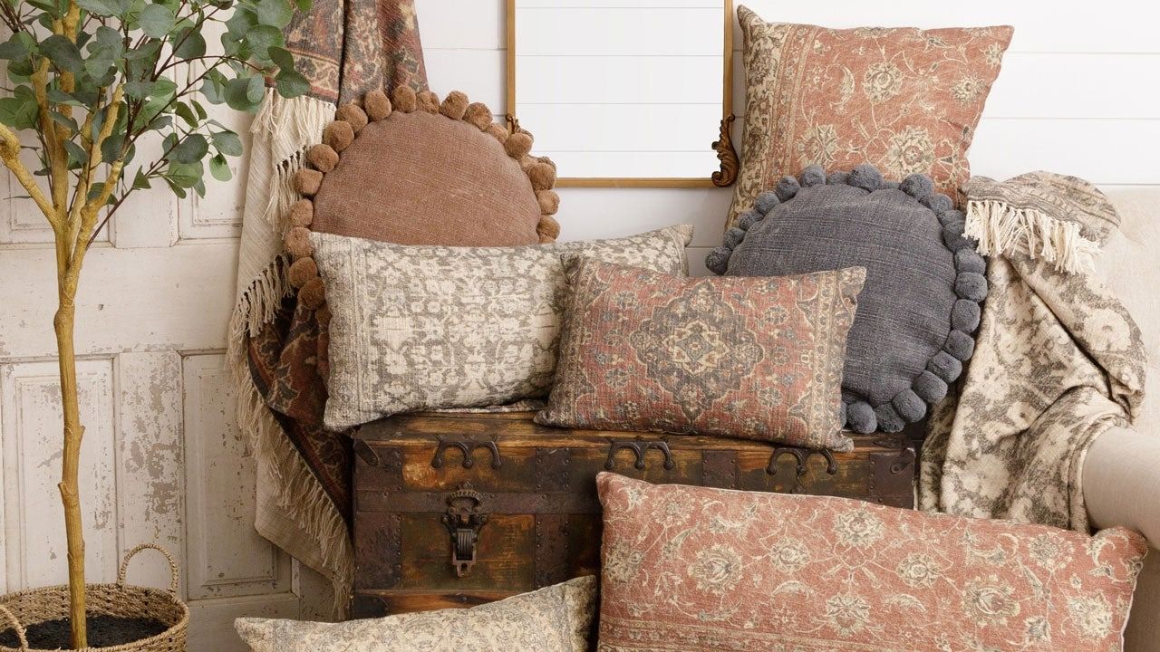 cozy heirlooms room scene