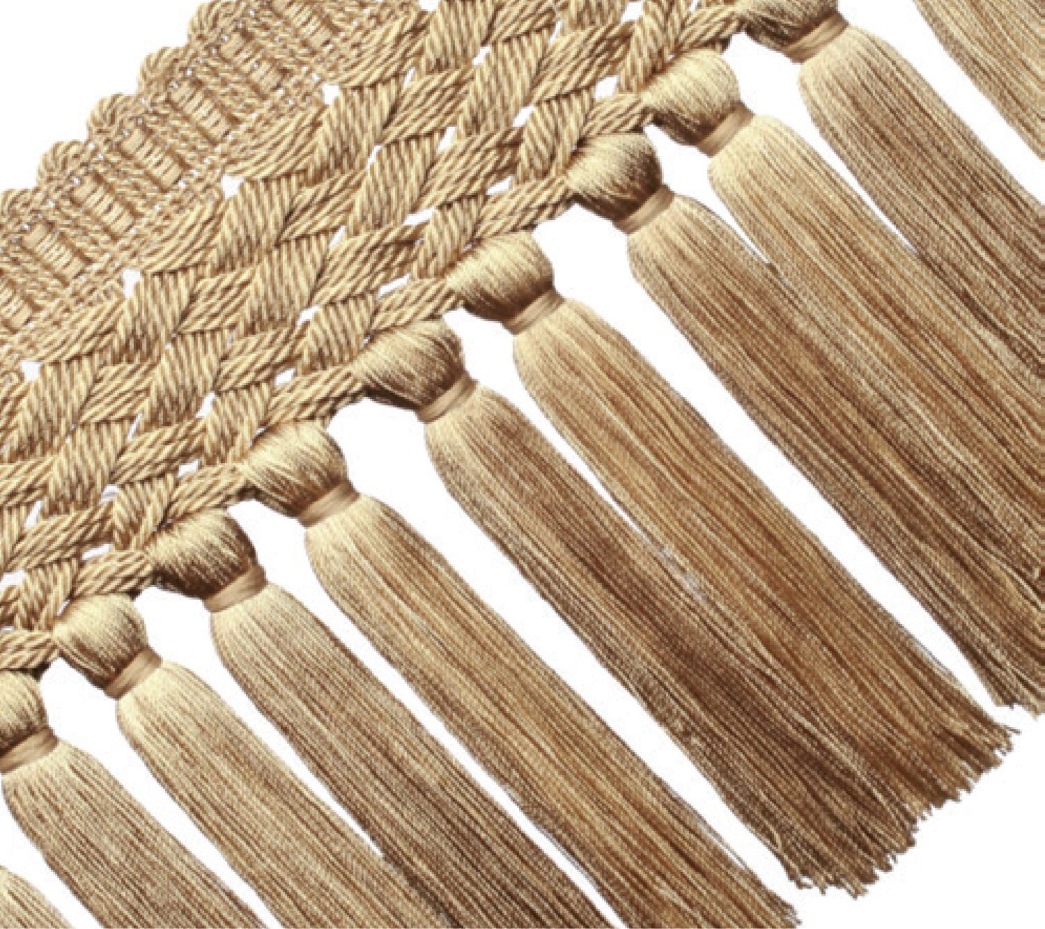 https://samuelandsons.com/en/product/41594/04/8-rouen-tassel-fringe/sandstone