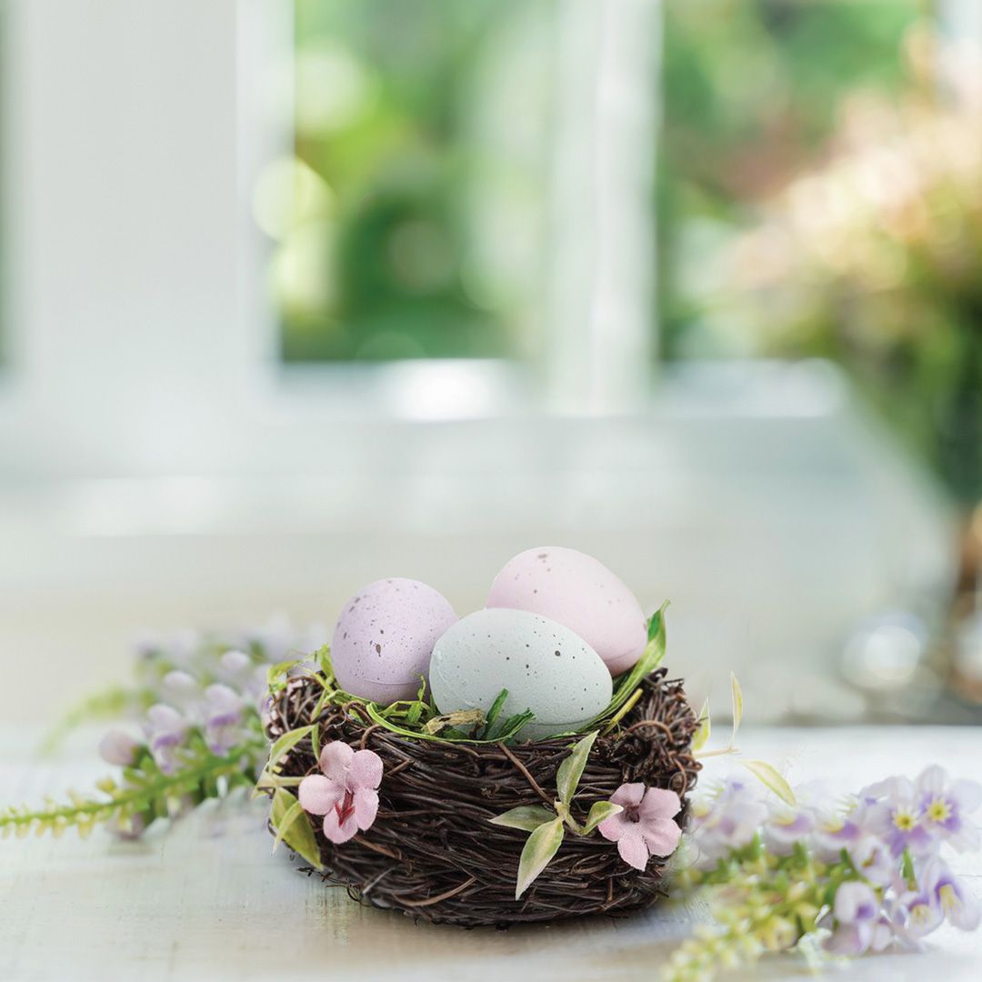 Hop into spring with our egg-cellent Easter products! We have fabulous décor and accessories for every-bunny. 🐰🐇🥚💛🧡⁠