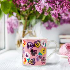 mug with pansies pattern