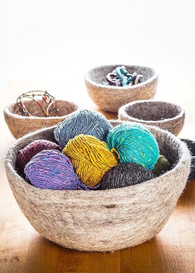 Wool bowls with yarn