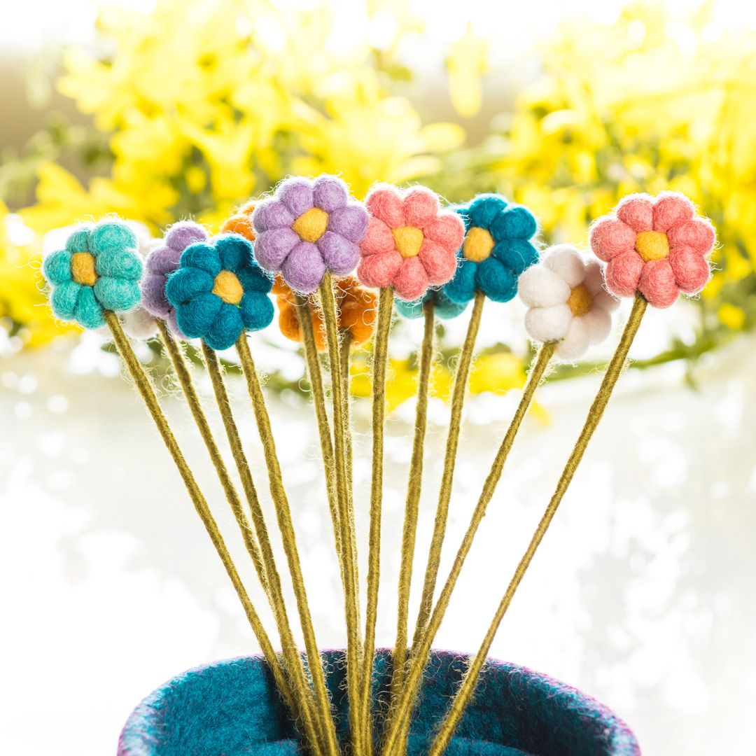 Our hand-crafted wool products are certified Fair Trade! Made by female artisans, they are fabricated with eco-friendly dyes and manufactured with the highest environmental standards. Check out our entire collection. 🧡💙💛⁠