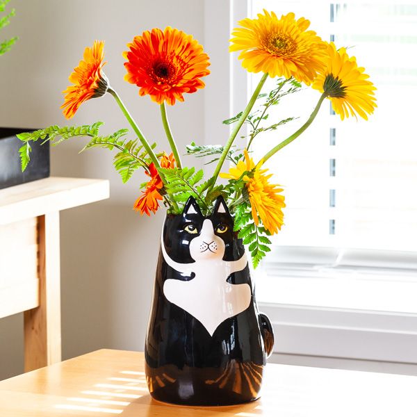 Une vase en motif de chat