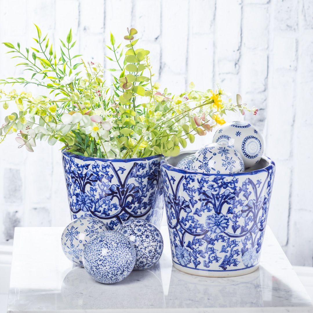 Chase away the blues with our Colbalt & Indigo planters and vases! Choose from modern stripes or chinoiserie patterns. In stock and shipping now! 💙🤍💙🤍⁠