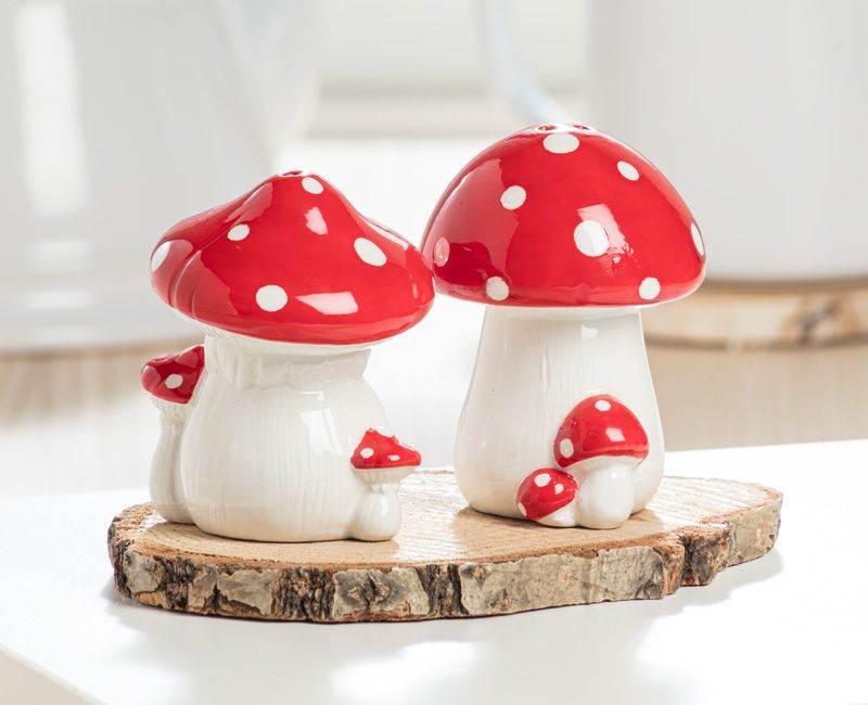 mushroom salt & pepper shakers