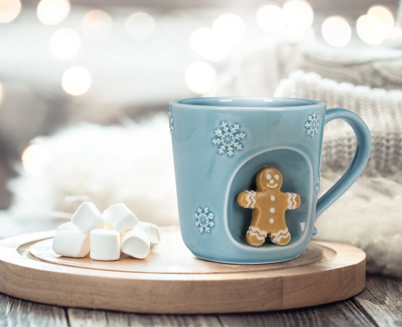 Mug with gingerbread man inset