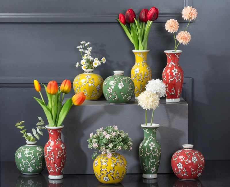 Vases with asian motif