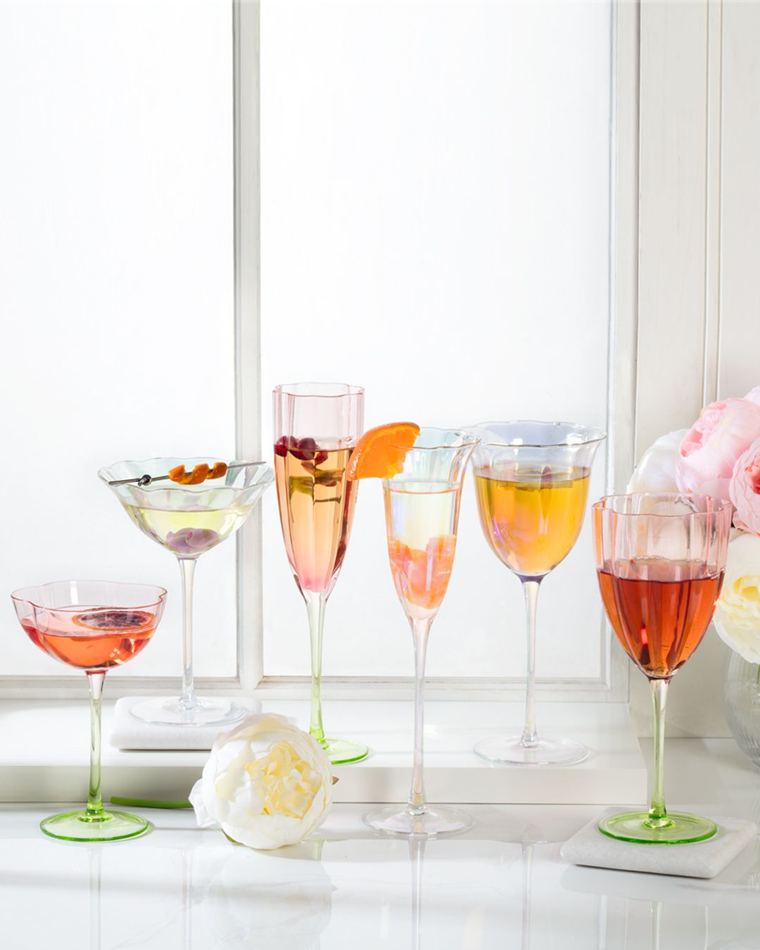 Celebrate the cheeriness of spring with our chic & elegant glassware! Savour sweet moments and sparkling sips—whether it’s iced tea on the porch, mimosas at Sunday brunch, or rosé at girls’ night in, our charming glassware brings a fresh, floral twist to every toast. 🍸️🥂🩷⁠