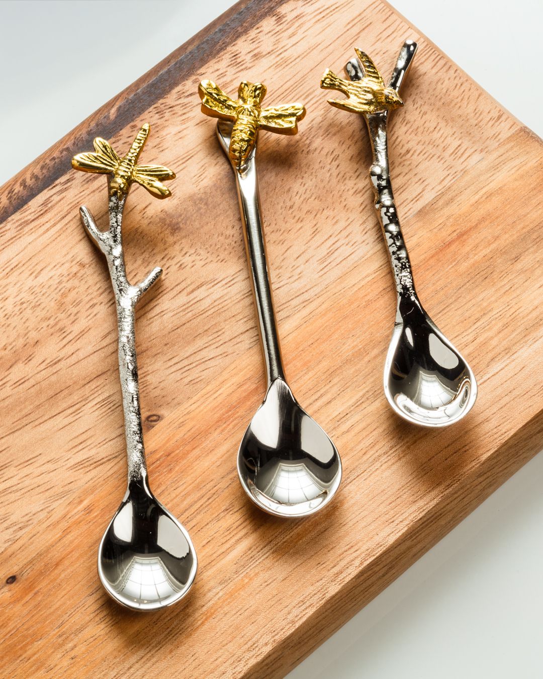Set the scene for spring entertaining with our exquisite spoons, pate spreaders & napkin rings! Each piece is adorned with brass-accented birds, dragonflies, mushrooms and more. ✨️🐝🤍💛⁠