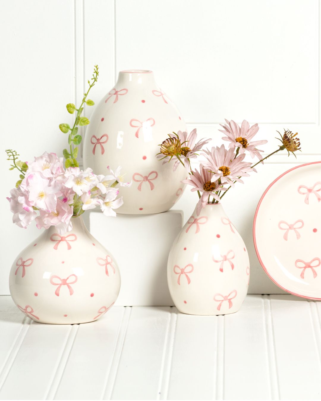 Place your order for the 2026 Spring Booking Program! Our brand-new launch is blooming with seasonal selections, featuring delicate bows, cheerful tulips, Easter décor, and more designs to inspire your spring assortment. 🩷🤍🩷🤍⁠
