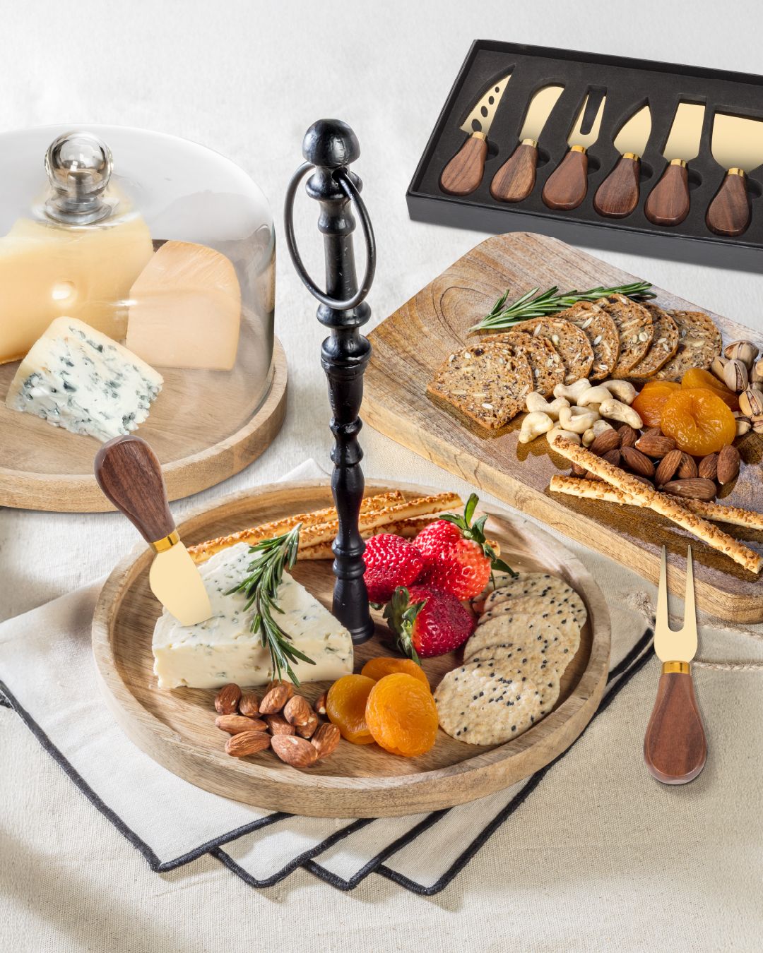 Deck the boards (and the halls!) with our chic serving trays and cheese knives, sure to make every party platter a showstopper. 🤎💛🧀🧡⁠