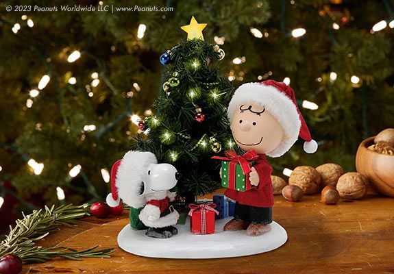 Snoopy and Charlie Brown with Christmas Tree
