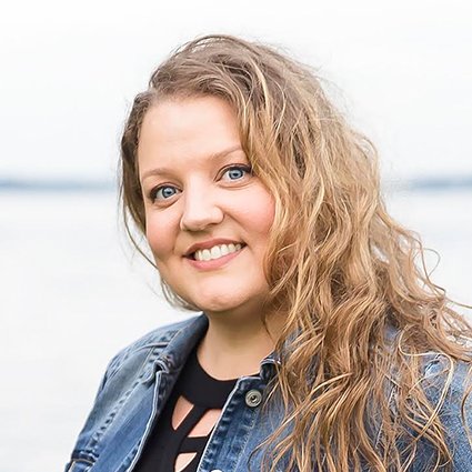 Artist Wendy Wiiananen