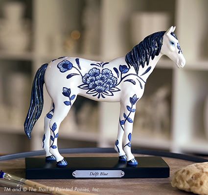 Tropp Horse Figurine