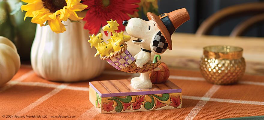 Snoopy thanksgiving figurine