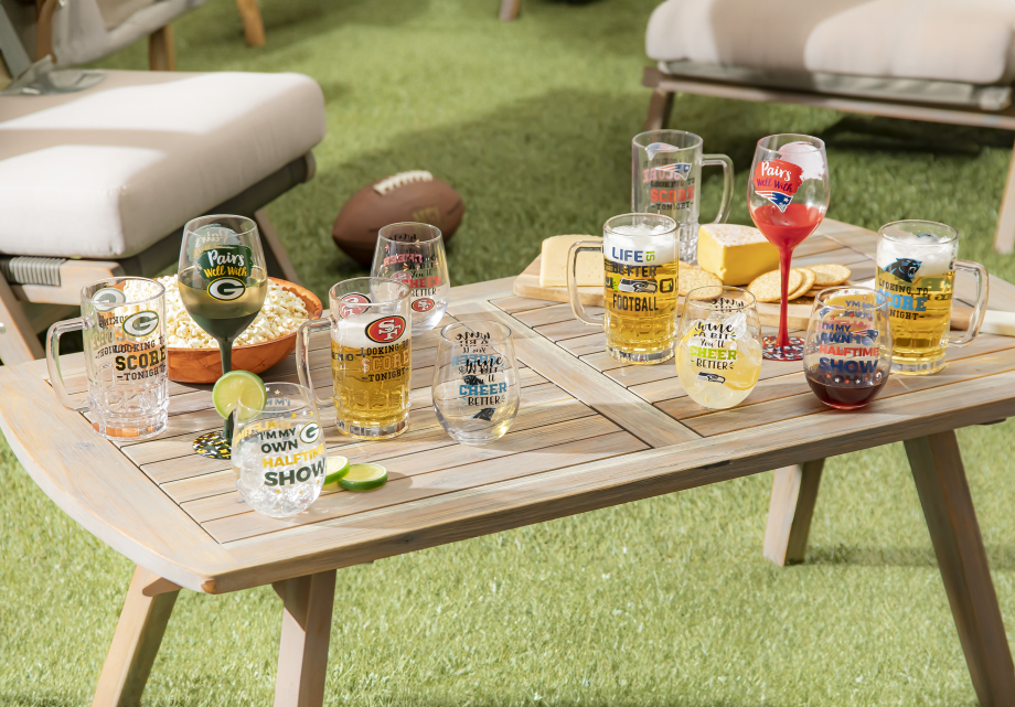Over 7,000 Officially Licensed sports gifts and decor