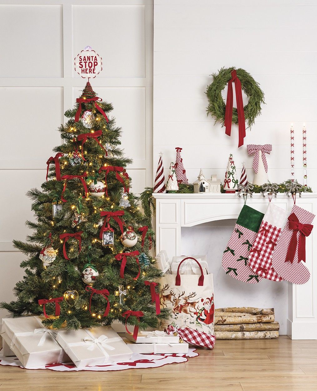 CHRISTMAS TREE DISPLAY