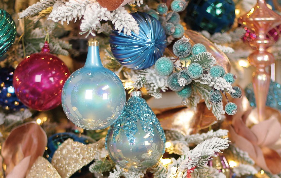 Select Artificials - Artificial Christmas Tree, Silk Flowers 